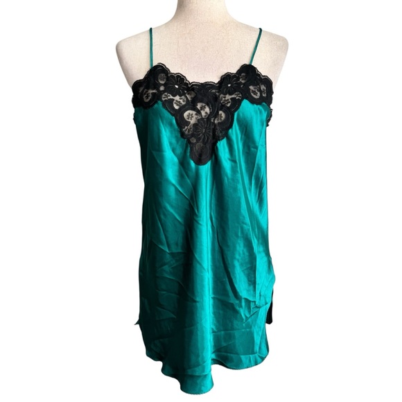 Vintage California Dynasty Emerald Green and Black Lace Slip - Picture 1 of 5